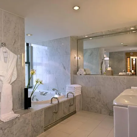 Sheraton Berlin Grand Hotel Esplanade Exterior photo Bathroom