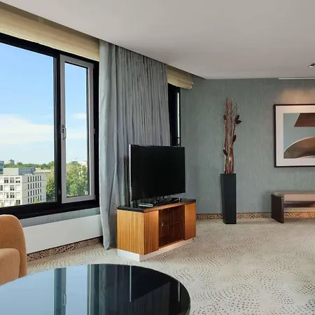 Sheraton Berlin Grand Hotel Esplanade Exterior photo Suite at the InterContinental Berlin