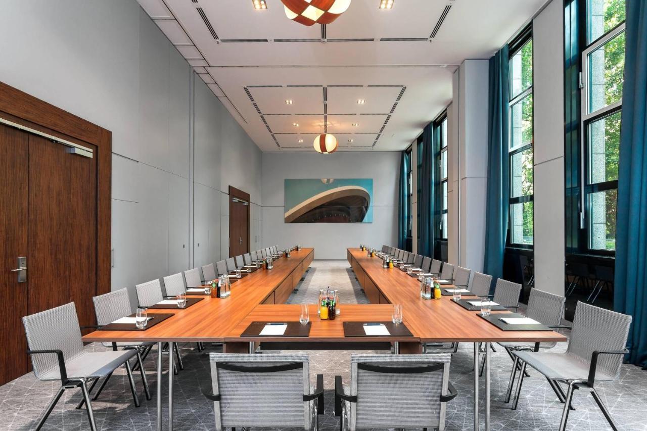 Sheraton Grand Esplanade 5* Berlín