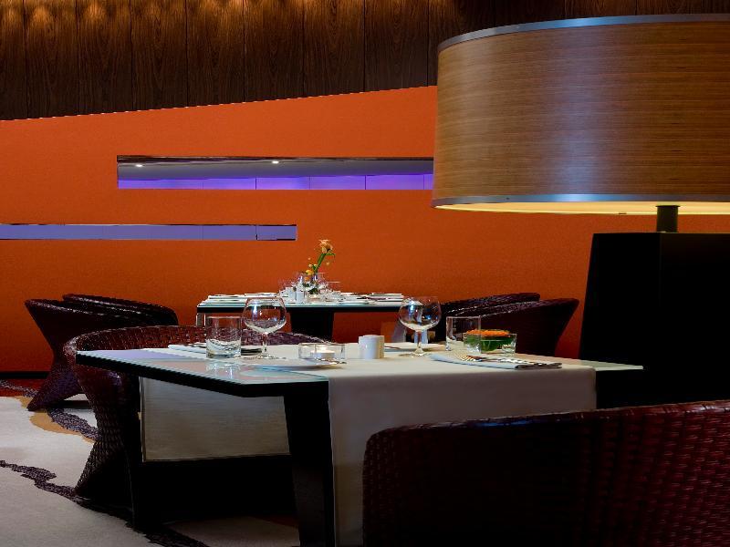 Sheraton Grand Esplanade 5*