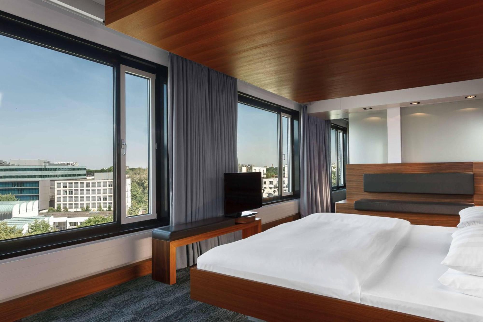 Sheraton Grand Esplanade Hotel