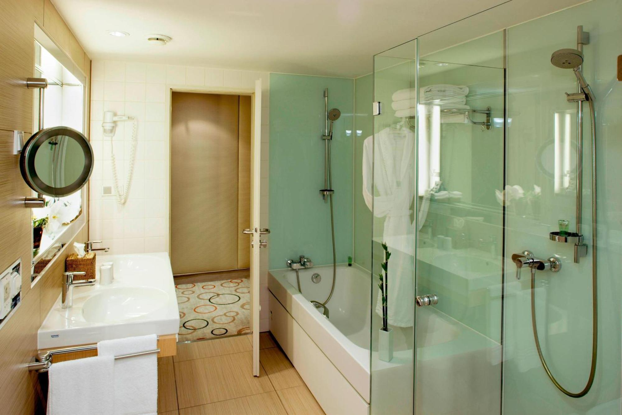Hotel Sheraton Grand Esplanade 5*