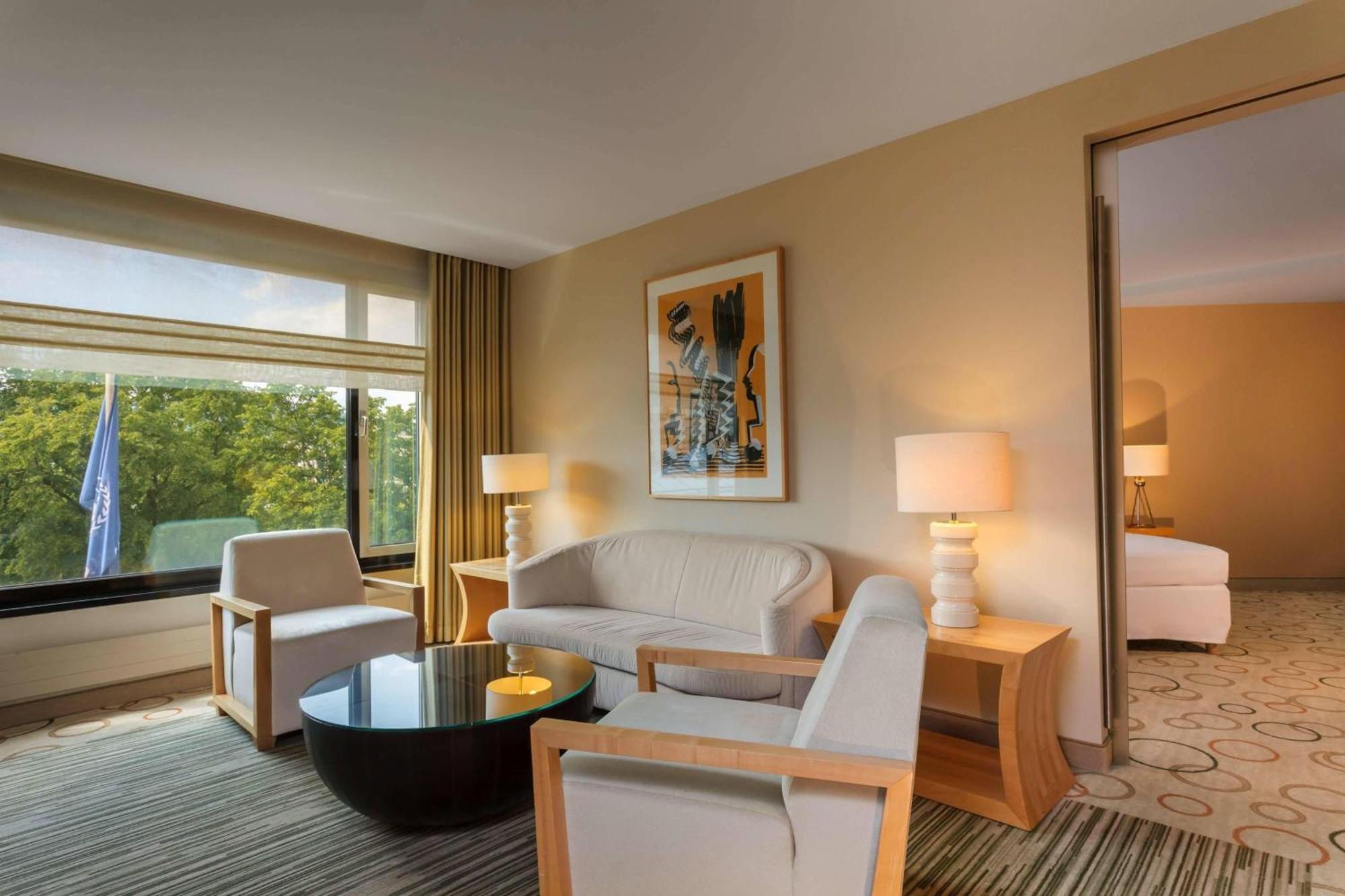 Sheraton Grand Esplanade 5*