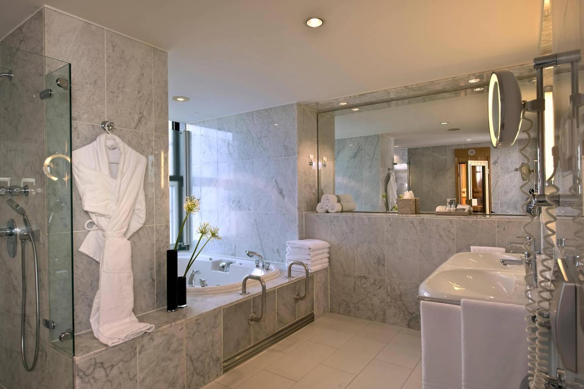 Sheraton Grand Esplanade 5* Berlín