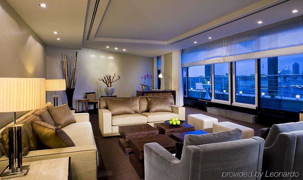 Sheraton Grand Esplanade 5*